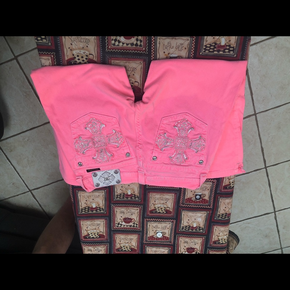 Neon pink Miss Me capris